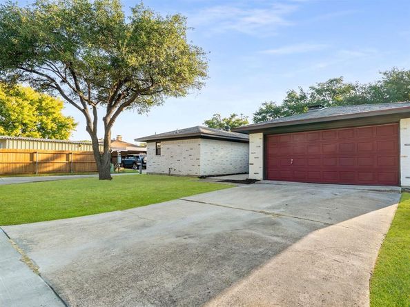 1713  Sam Houston Drive , Garland Texas 75042
