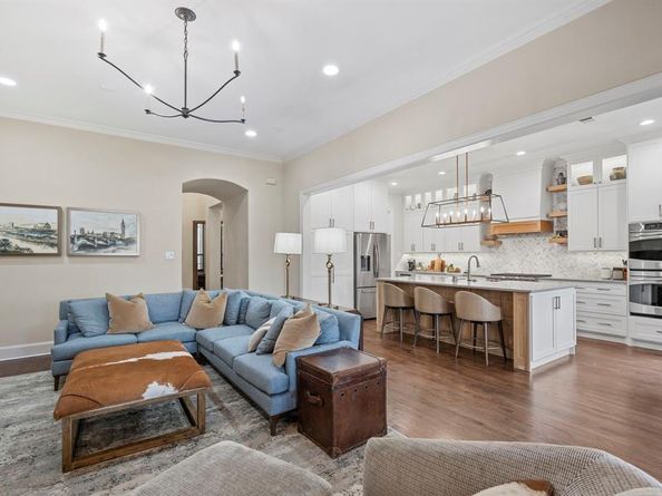 2220  Emerson Lane , Carrollton Texas 75010