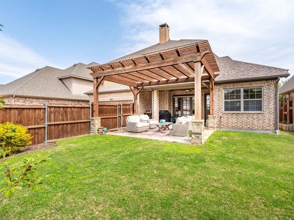 2220  Emerson Lane , Carrollton Texas 75010