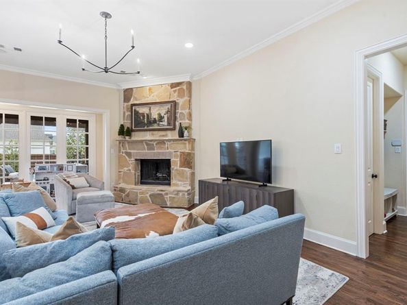 2220  Emerson Lane , Carrollton Texas 75010