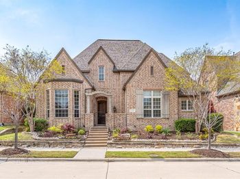 2220  Emerson Lane 
