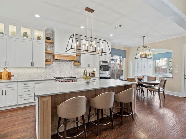 2220  Emerson Lane , Carrollton Texas 75010