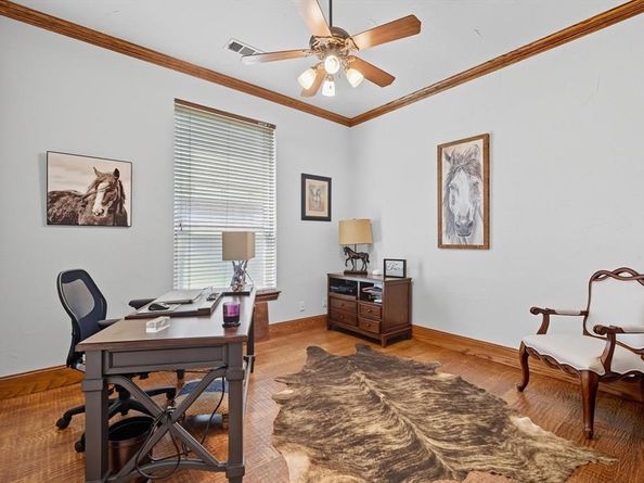 1608  Thomas Lane , Carrollton Texas 75010