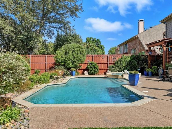 1608  Thomas Lane , Carrollton Texas 75010