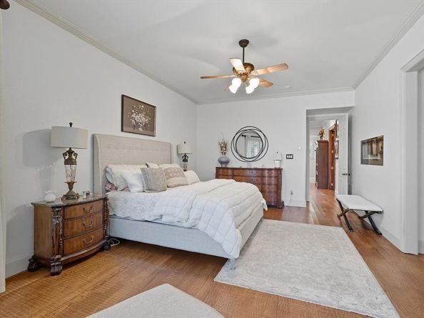 1608  Thomas Lane , Carrollton Texas 75010