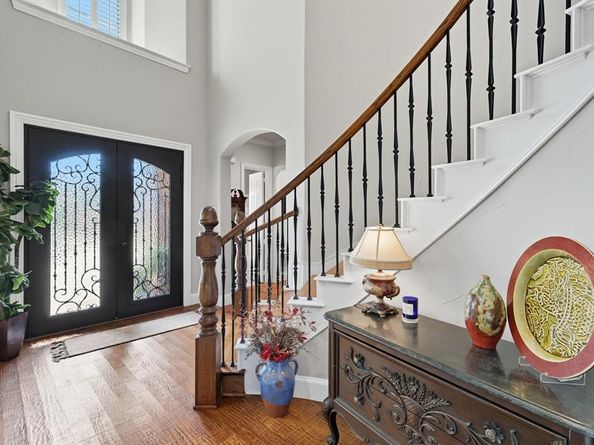 1608  Thomas Lane , Carrollton Texas 75010