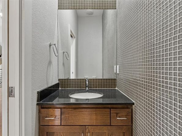 5715  La Vista Drive , Dallas Texas 75206