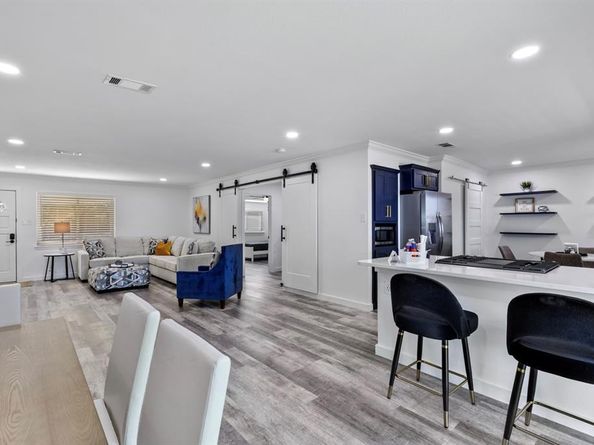 1044  Meadowbrook Drive , Grapevine Texas 76051