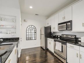 4242  Buena Vista Street  21, Dallas Texas 75205