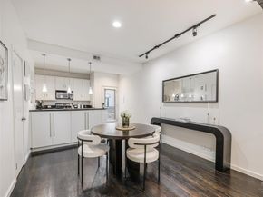 4242  Buena Vista Street  21, Dallas Texas 75205