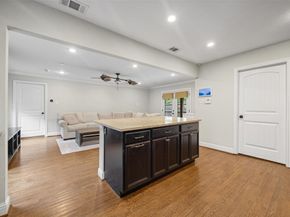 5947  Mercedes Avenue , Dallas Texas 75206