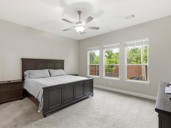 943  Richard Pittmon Drive , DeSoto Texas 75115