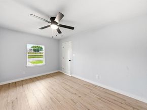3842  Soft Wind Drive , Dallas Texas 75241