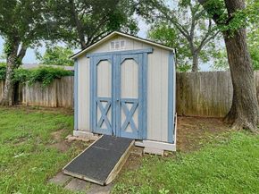 531  Himes Drive , Euless Texas 76039