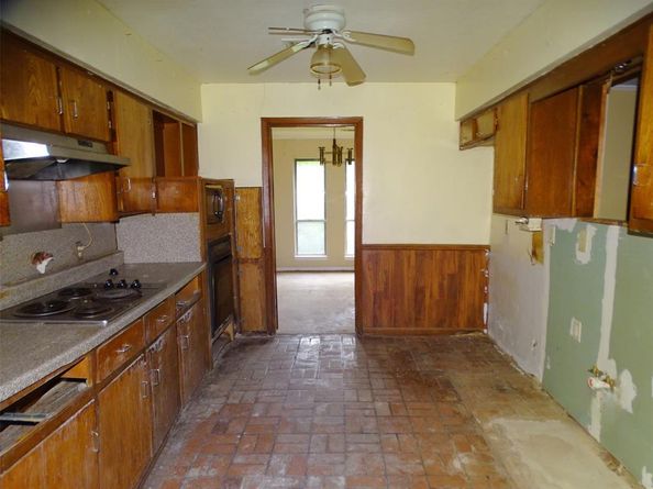 815  Wood River Road , Dallas Texas 75232