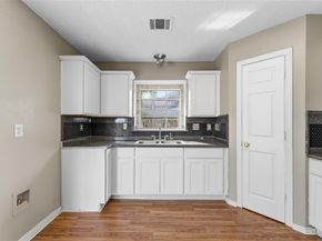 1004  Creekside Drive , Mesquite Texas 75181