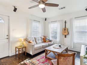 3202  Aster Street , Dallas Texas 75211