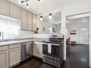 3202  Aster Street , Dallas Texas 75211