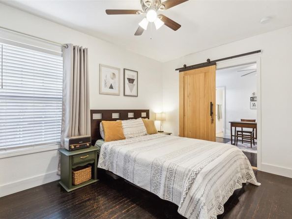 3202  Aster Street , Dallas Texas 75211