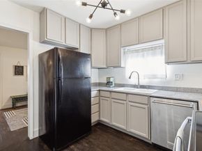 3202  Aster Street , Dallas Texas 75211