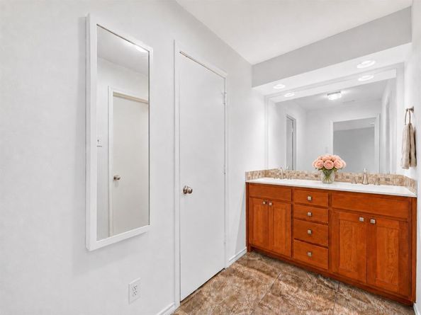 12627  Breckenridge Drive  200, Dallas Texas 75230