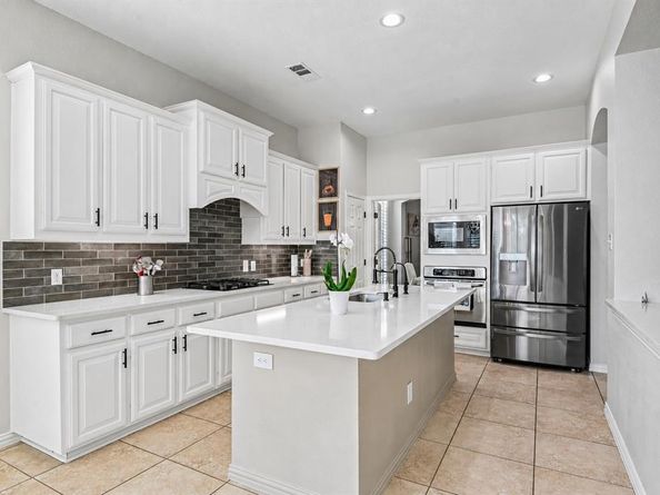 837  Moss Cliff Circle , McKinney Texas 75071
