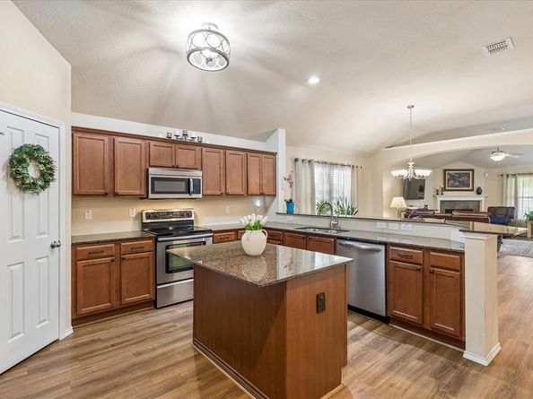 841  Reveille Road , Fort Worth Texas 76108