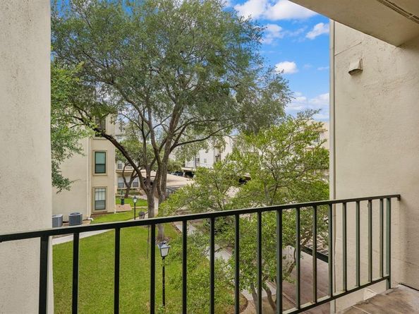 3105  San Jacinto Street  220, Dallas Texas 75204