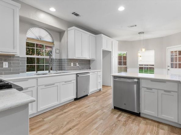 7  Saddlewood Court , Mansfield Texas 76063