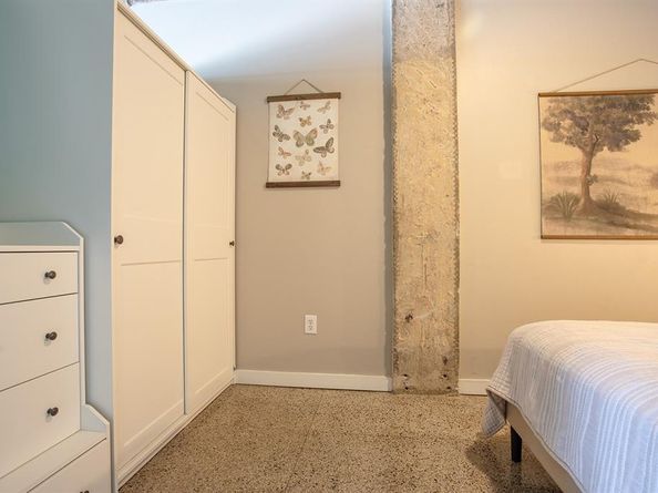 221 W Lancaster Avenue  11009, Fort Worth Texas 76102