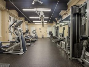 221 W Lancaster Avenue  11009, Fort Worth Texas 76102