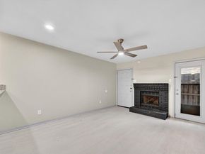 1810 N Garrett Avenue  124, Dallas Texas 75206