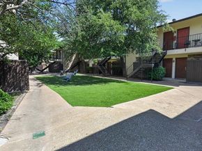 1810 N Garrett Avenue  124, Dallas Texas 75206