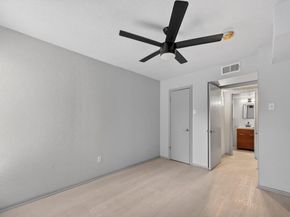 1810 N Garrett Avenue  124, Dallas Texas 75206