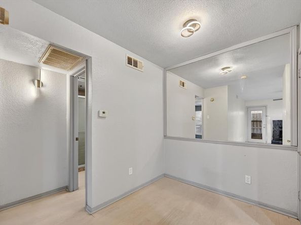 1810 N Garrett Avenue  124, Dallas Texas 75206