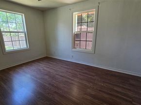 524 W Broadus Avenue , Fort Worth Texas 76115