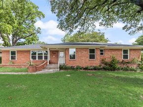 729  Town Creek Drive , Dallas Texas 75232