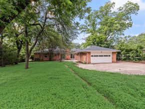 729  Town Creek Drive , Dallas Texas 75232