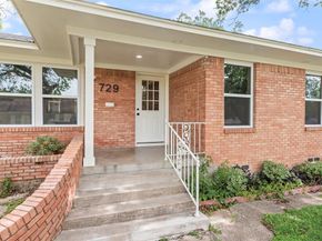 729  Town Creek Drive , Dallas Texas 75232