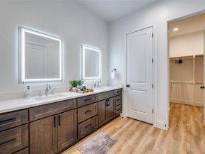 2130  Roanoke Avenue , Dallas Texas 75235