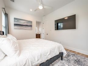 2130  Roanoke Avenue , Dallas Texas 75235
