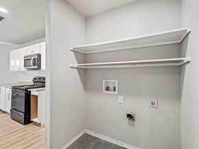 948  Carom Way , Dallas Texas 75217