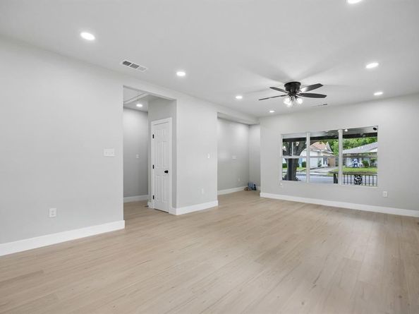 312  Leads Street , Dallas Texas 75203