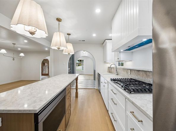 846  Creekridge Drive , Dallas Texas 75218