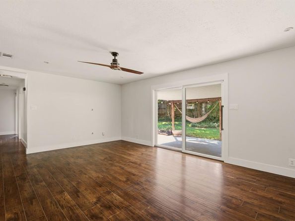 1512  Wilshire Boulevard , Arlington Texas 76012