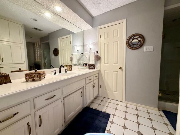 308  Paint Pony Trail N, Fort Worth Texas 76108