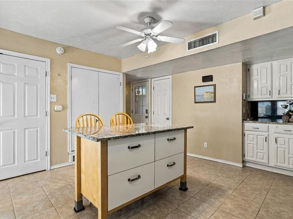 1901  Dodge Trail , Grand Prairie Texas 75052
