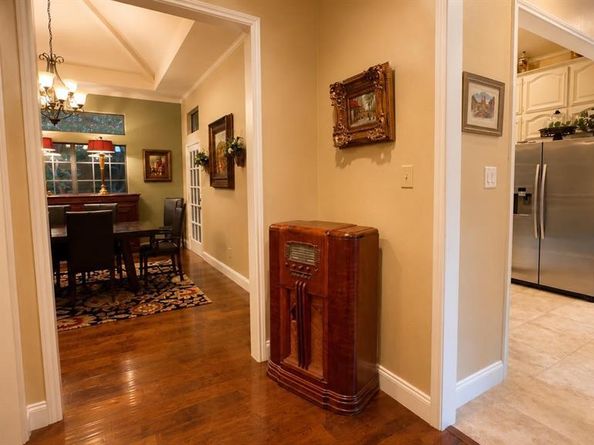 5719  Covehaven Drive , Dallas Texas 75252