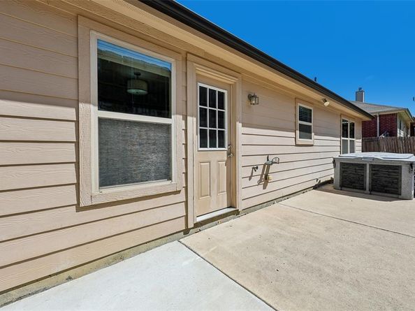 908  Blackberry Trail , Fort Worth Texas 76120