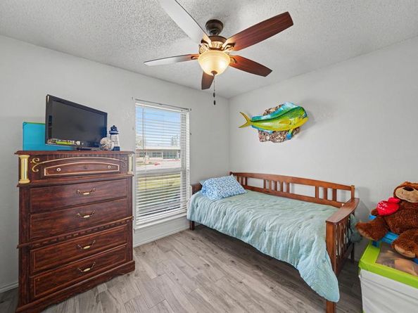 7624  Maplehill Road , Watauga Texas 76148